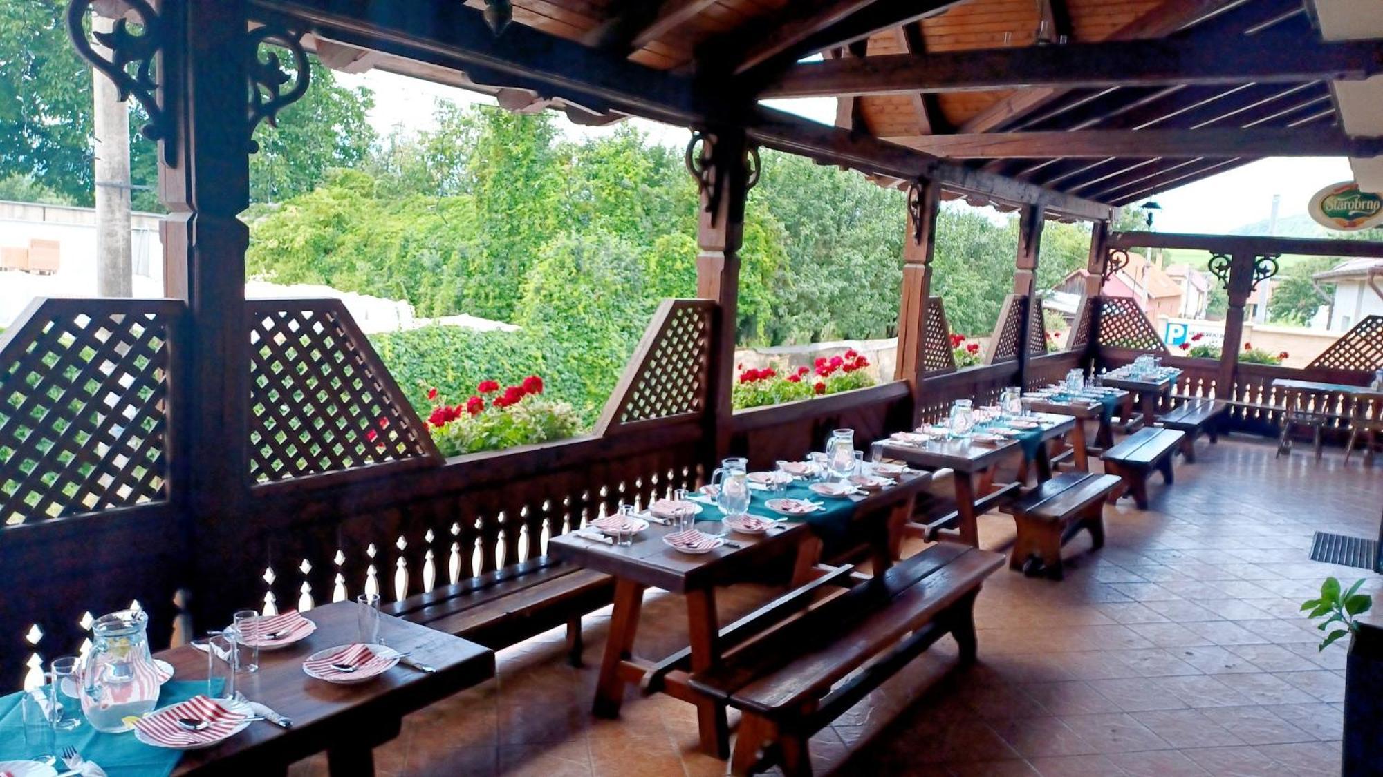 Penzion Contesa Rožňava Extérieur photo